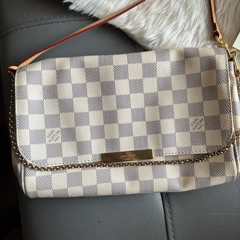 Louis Vuitton Favorite MM Damier Azur - Picture 4 of 17